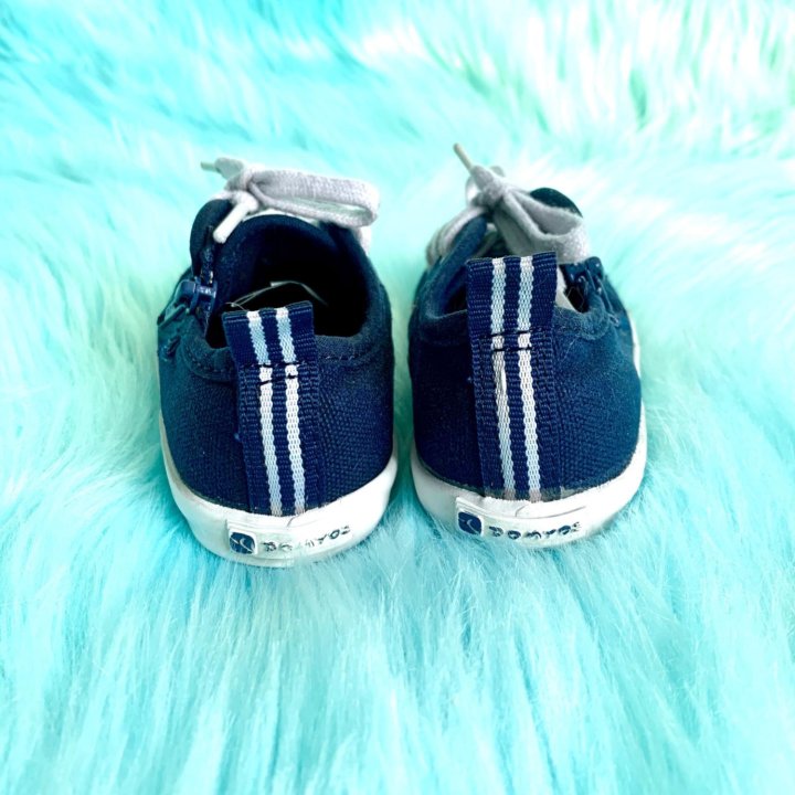 Синие кеды 22