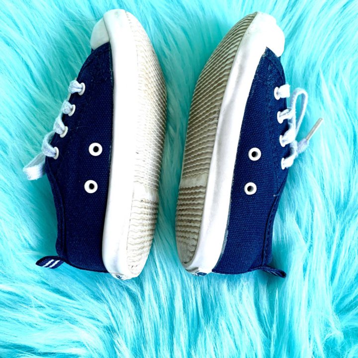 Синие кеды 22