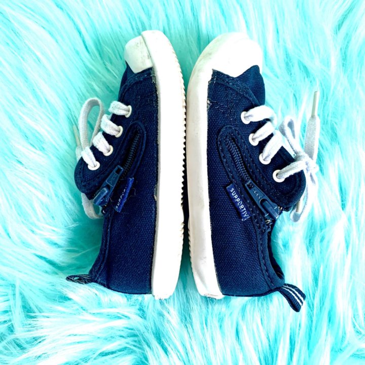 Синие кеды 22