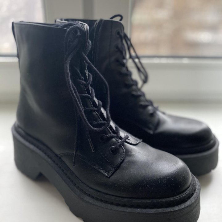 Продам новые ботинки