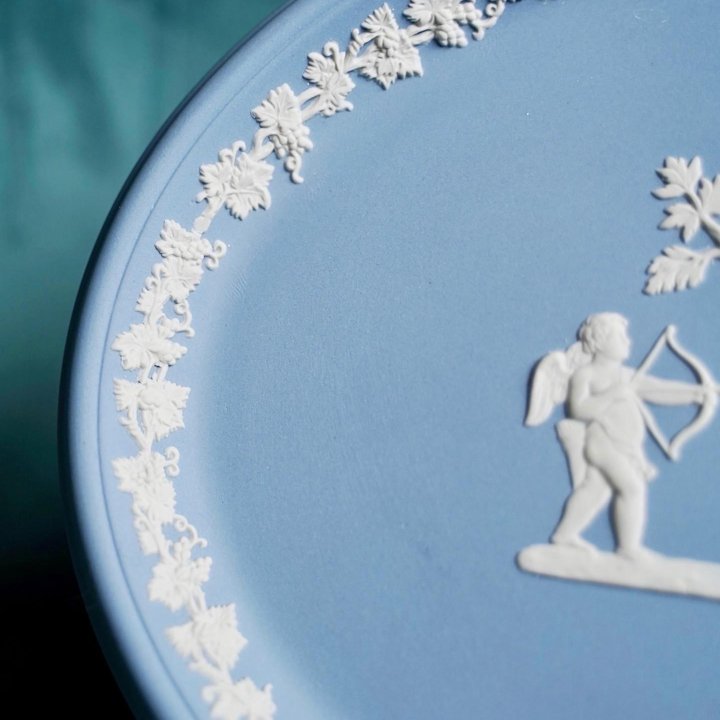 Wedgwood панно Психея и Амур, Англия, 1980 г.