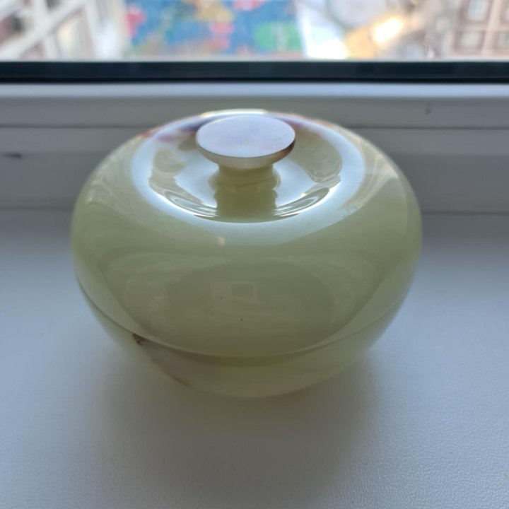 Ониксовая шкатулка