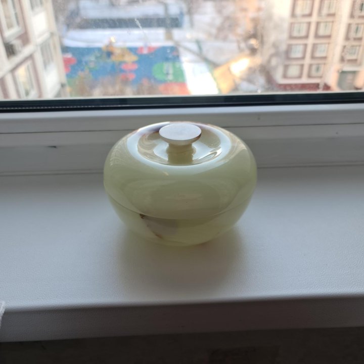 Ониксовая шкатулка
