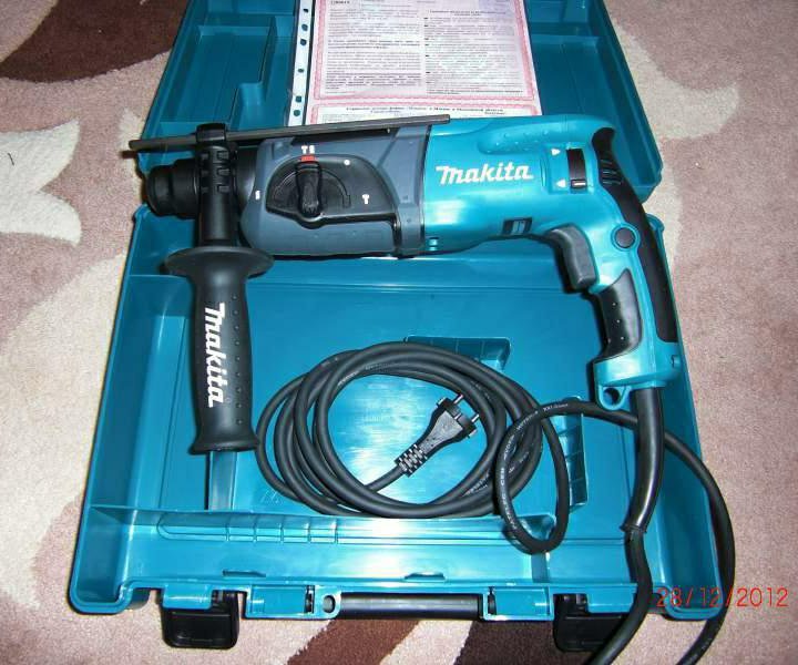 Перфоратор Makita HR 2470