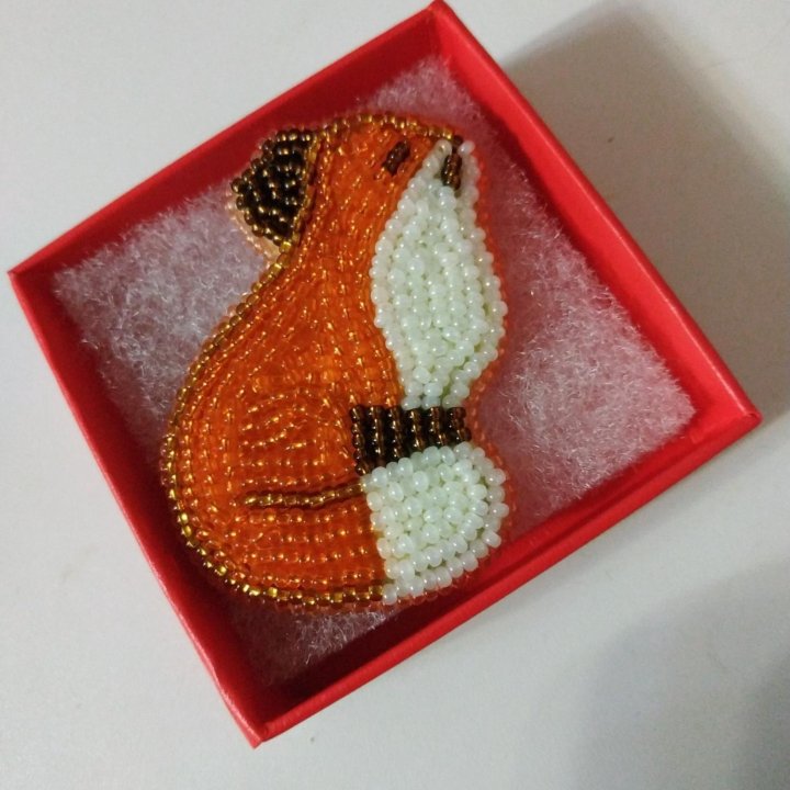 Брошь новая