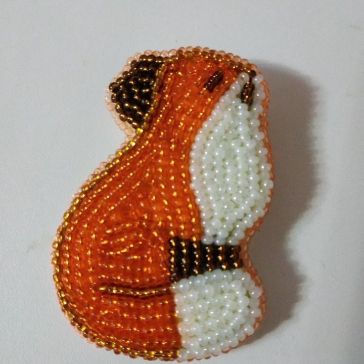 Брошь новая