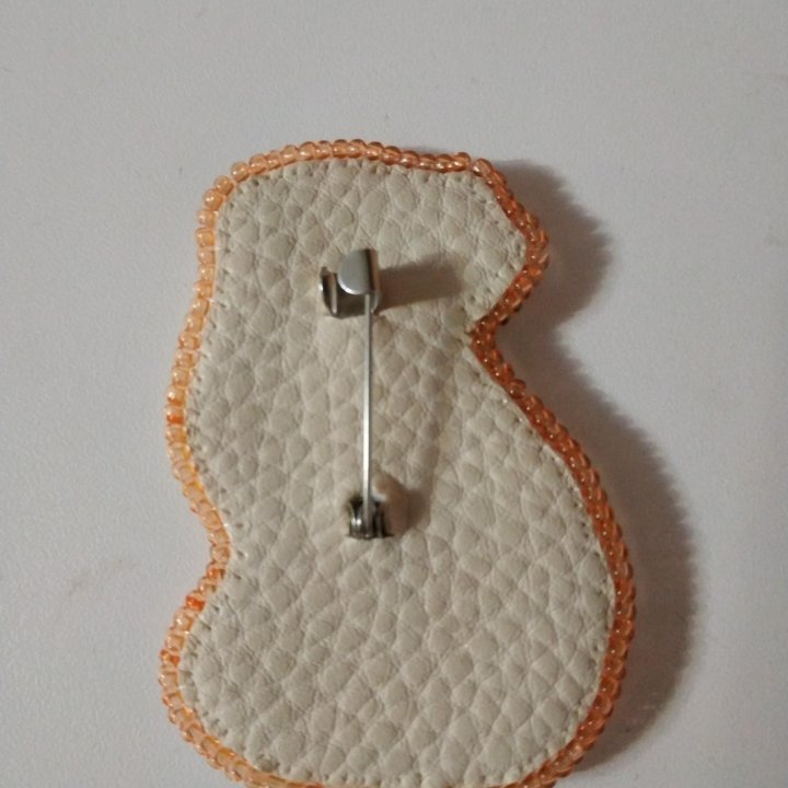 Брошь новая