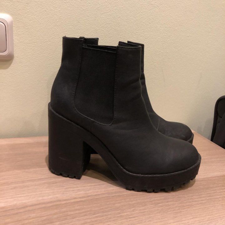 Ботинки р.40