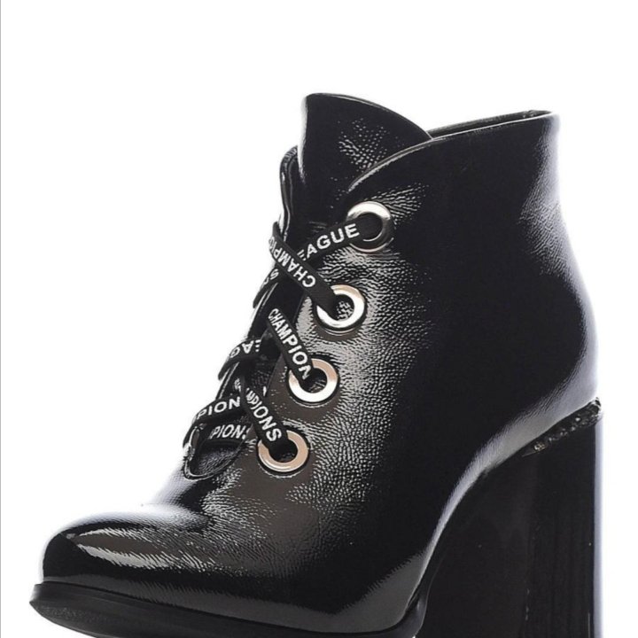 Ботинки 38 размер