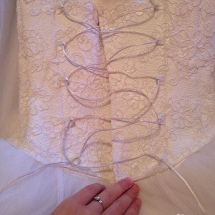 Свадебное платье