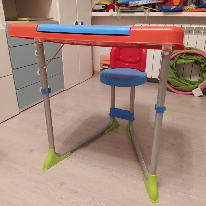 Детский стол парта