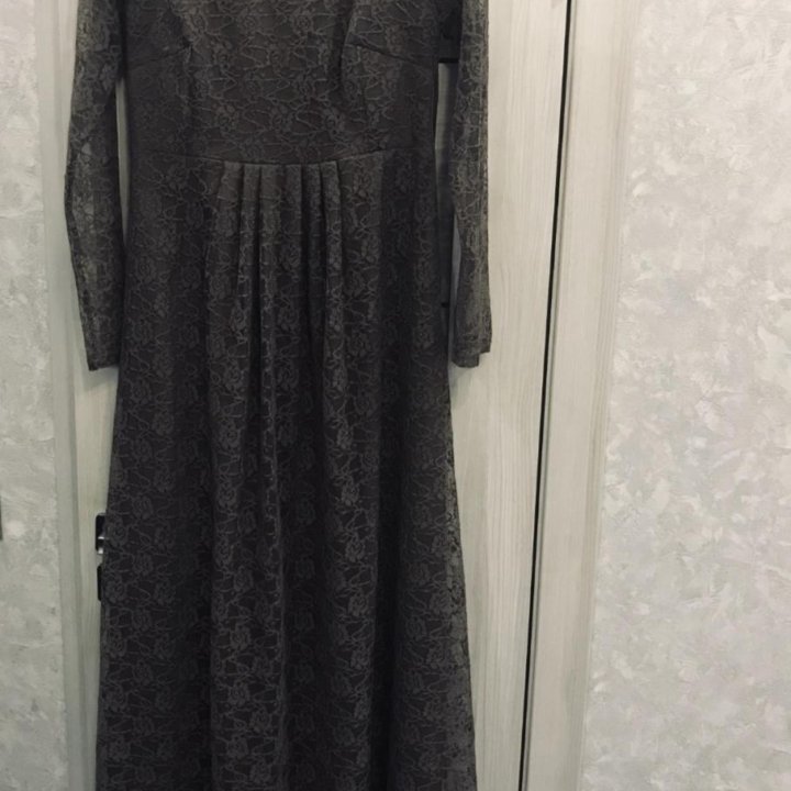 Платье вечернее