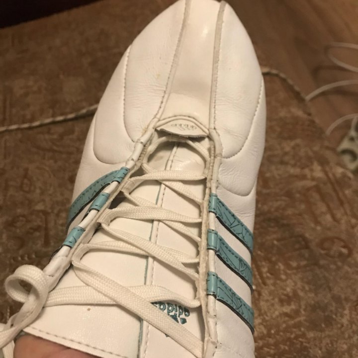 Кроссовки Adidas
