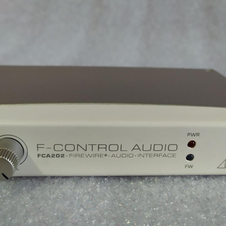 Behringer F-control audio FCA202. Звуковая карта.