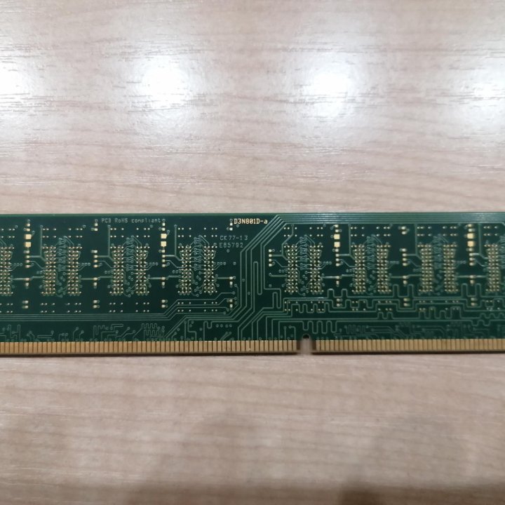 Crucial 4GB DDR3 PC3-12800 1600 MHz