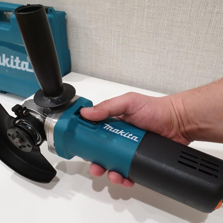 Ушм болгарка Makita 9558NH в коробке с регулятором