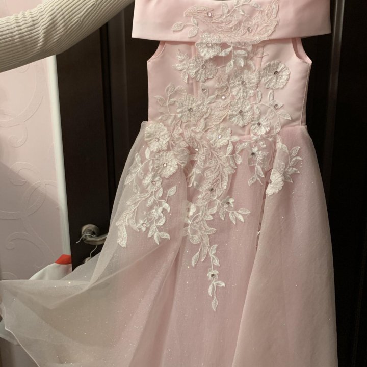 Платье праздничное