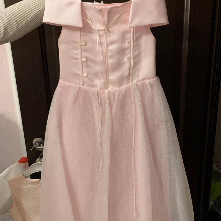 Платье праздничное