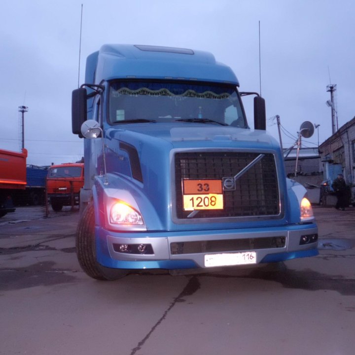 Фара Volvo Вольво VNL 670