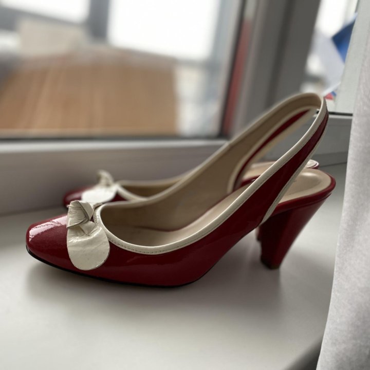 Туфли красные