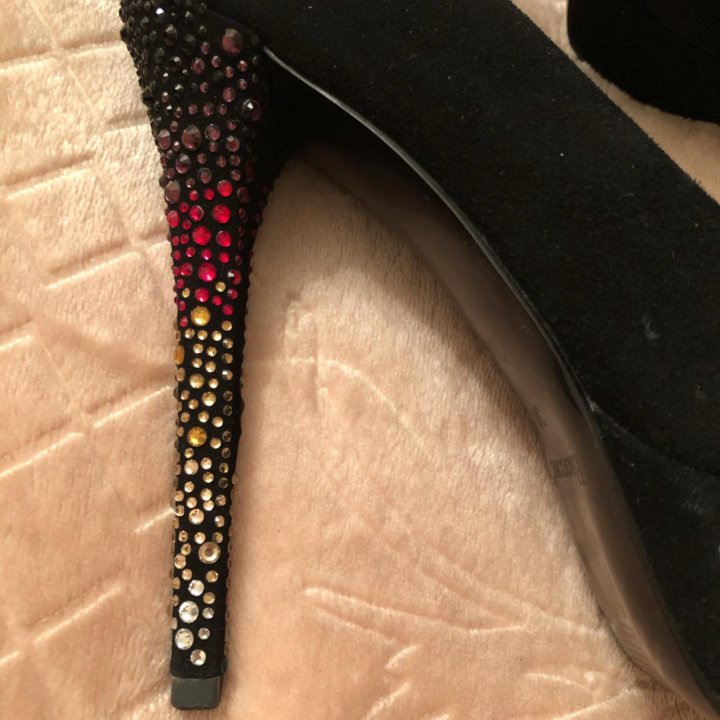 Туфли со стразами