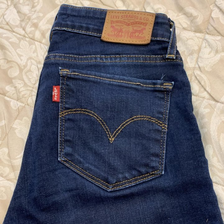 Джинсы Levi’s