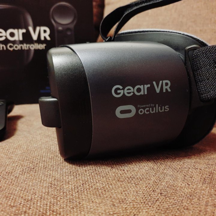 Gear VR with controller