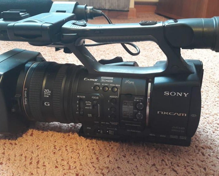 Видеокамера Sony HXR-NX5E