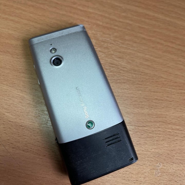 Телефон Sony Ericsson Elm J10i