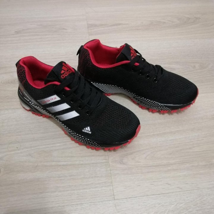 Новые кроссовки Adidas р.44