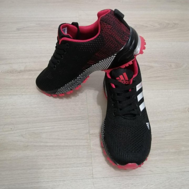 Новые кроссовки Adidas р.44