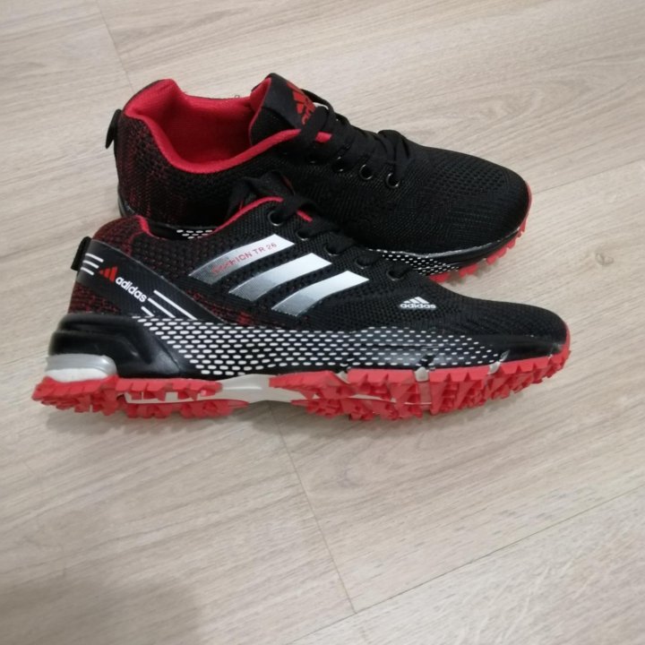 Новые кроссовки Adidas р.44