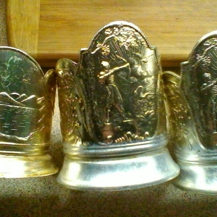 Подстаканик.