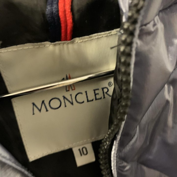 Тёплая зимняя куртка MONCLER