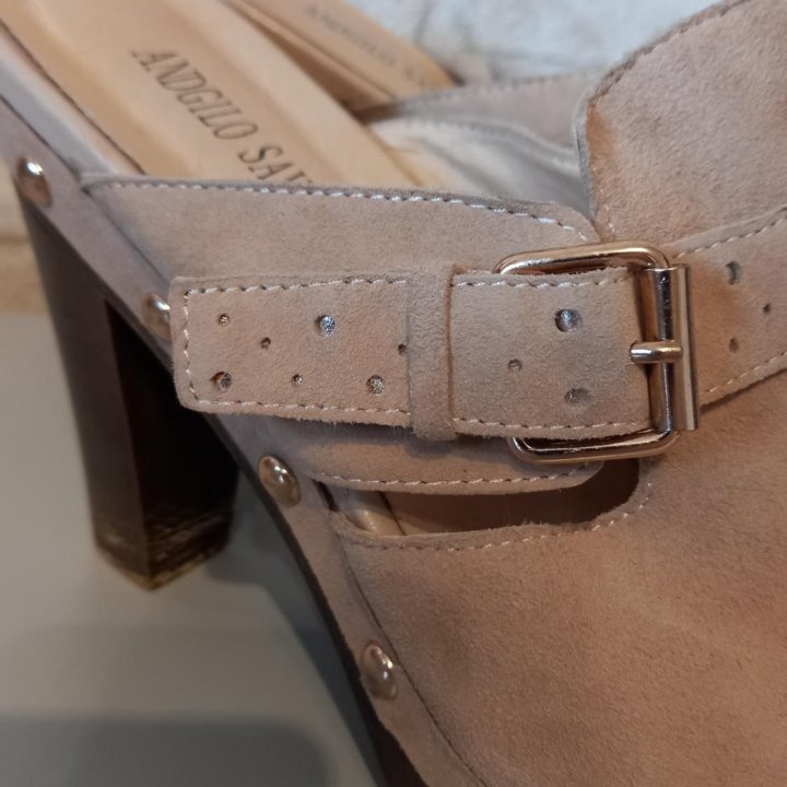 Сабо Andglio Savalini