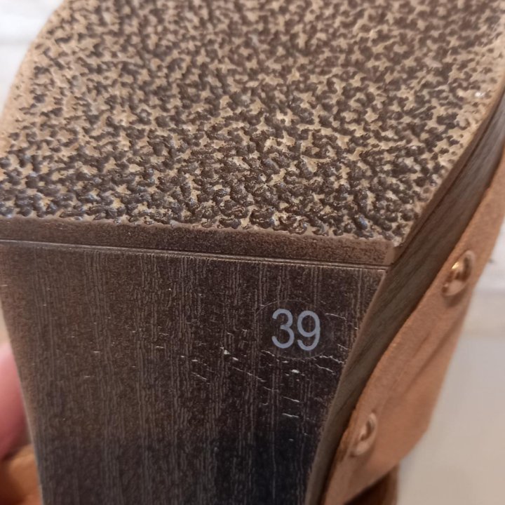 Сабо Andglio Savalini