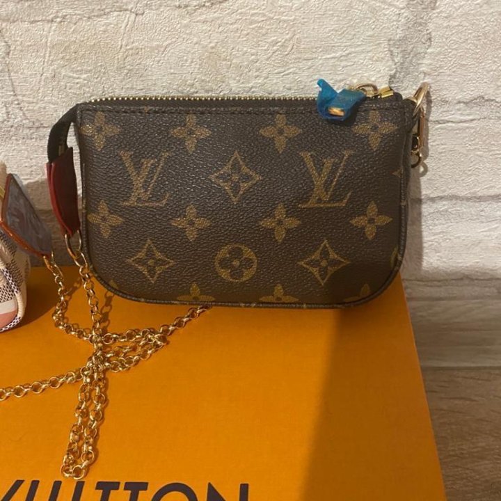 Louis Vuitton mini