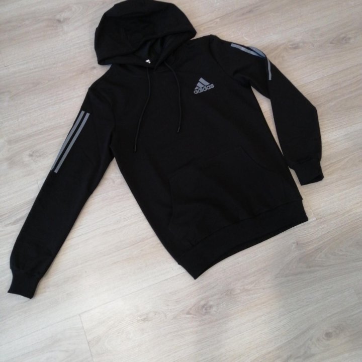 Новый спортивный костюм Adidas р.46