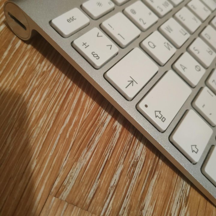 Apple Wireless Keyboard White Bluetooth