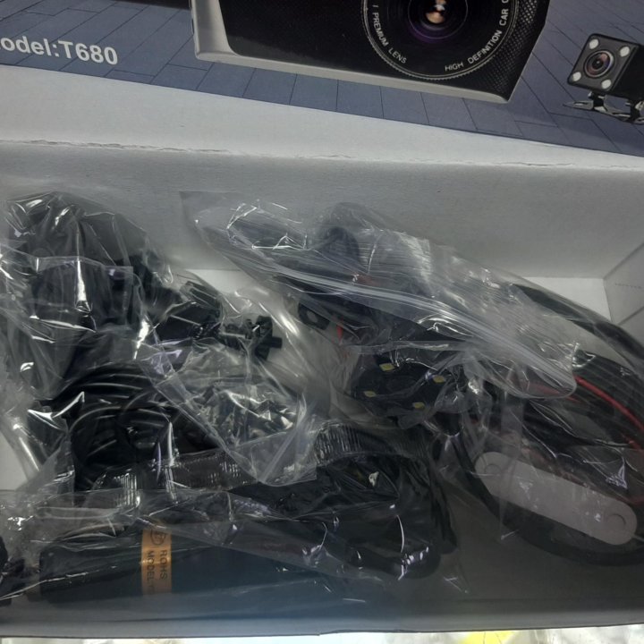 Видеорегистратор T680, две камеры