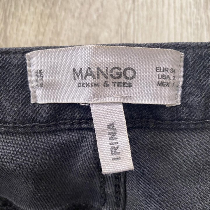 Джинсы mango