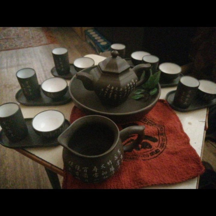 Чайный сервиз из красной китайской глины