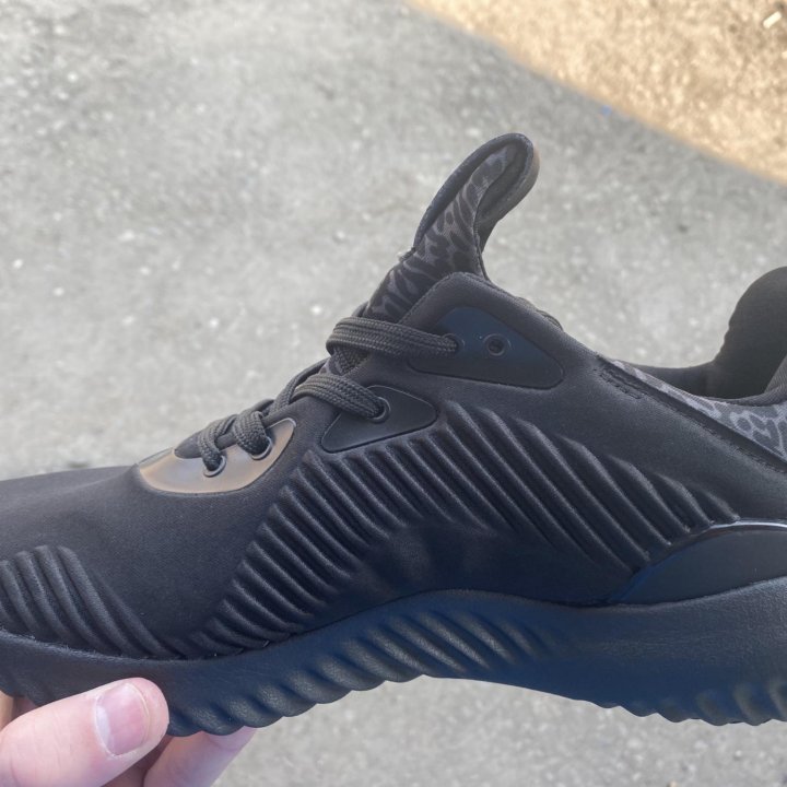 Кроссовки Adidas alphabounce новые