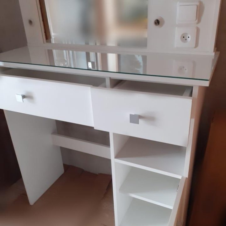 Гримерный стол