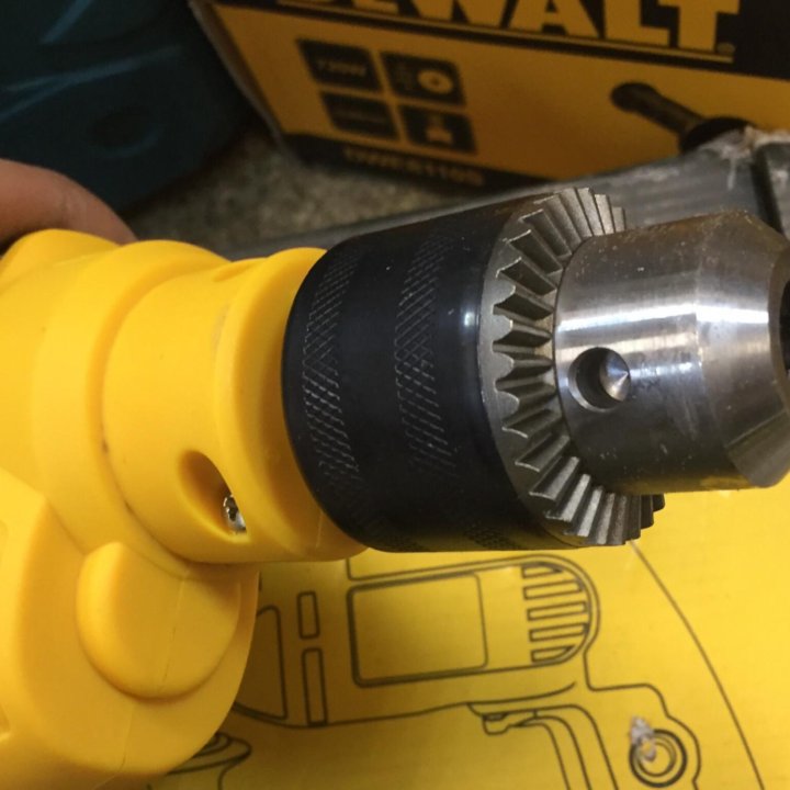 Дрель шуруповерт dewalt