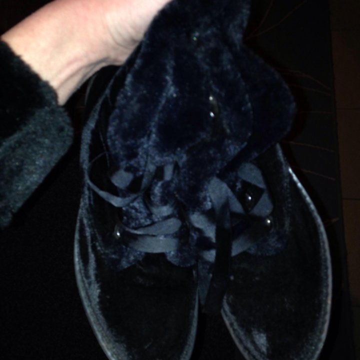 Ботинки велюровые