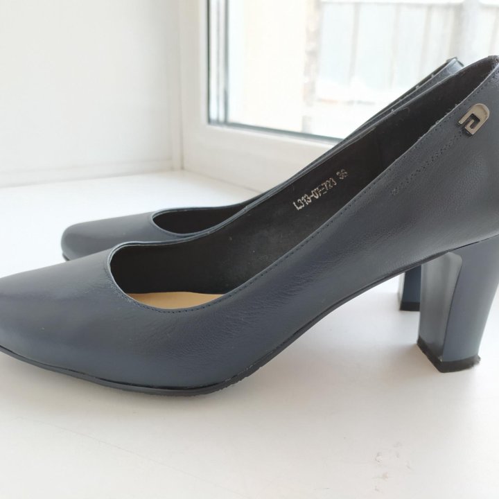Туфли женские р. 36 тёмно-синие.