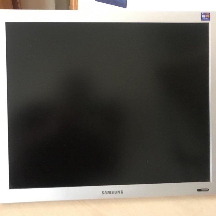 Монитор samsung electronics co ltd 19 дюйм.tft lcd