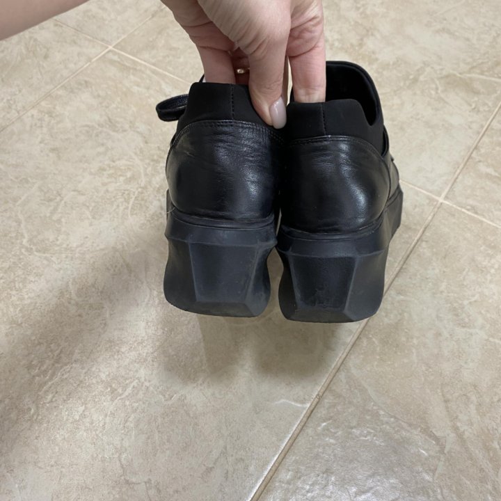 Полуботинки