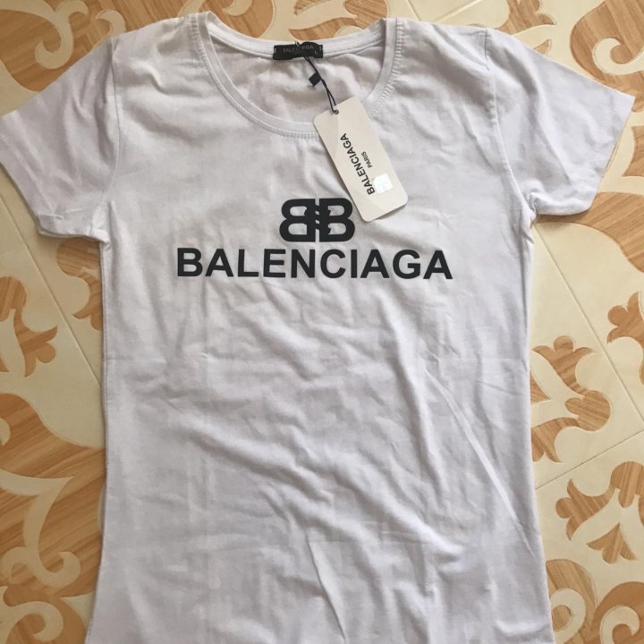 Футболка balenciaga